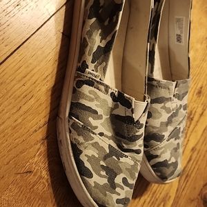 Tom's womens shoes